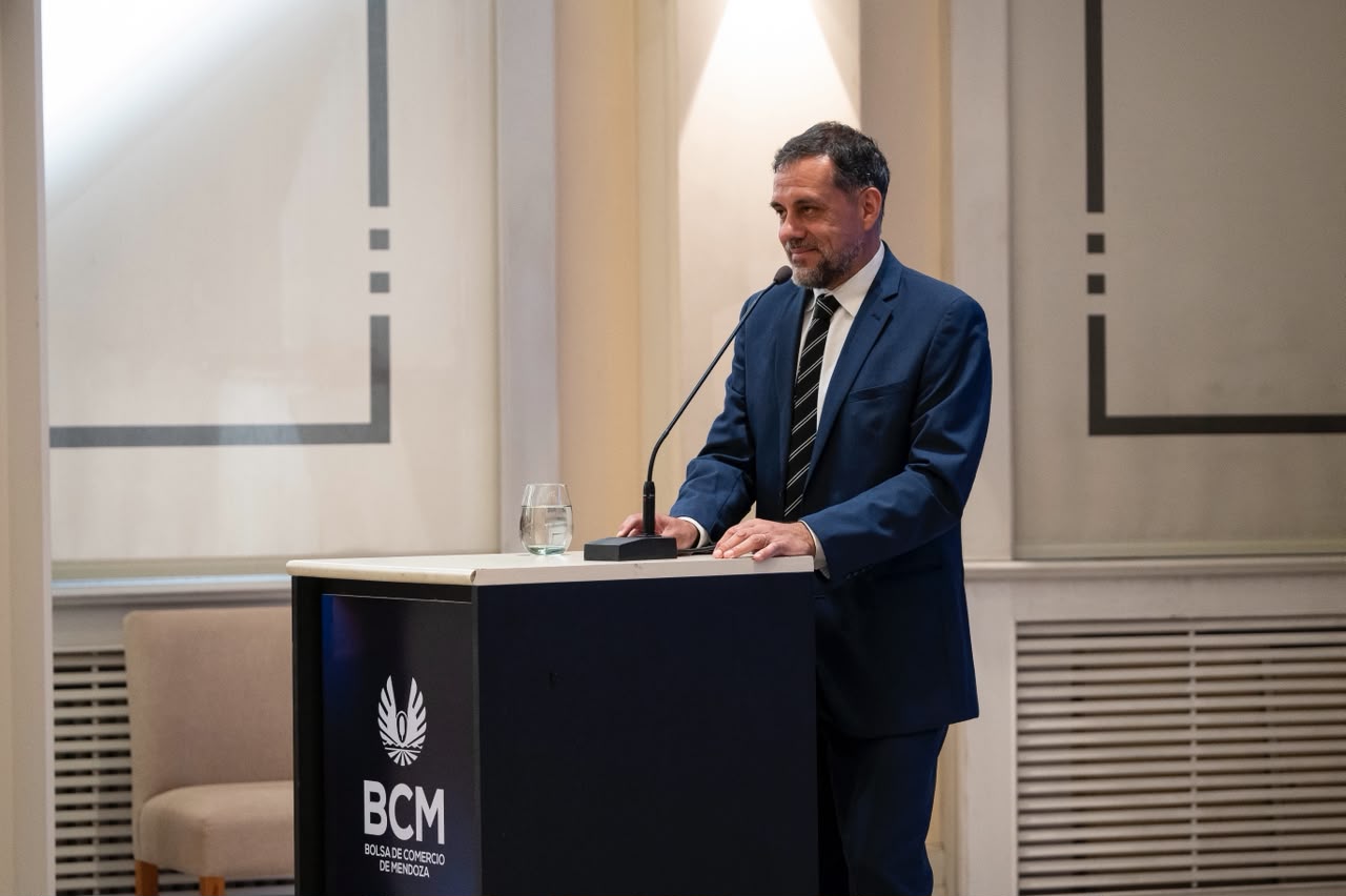 Santiago Pérez Araujo en la apertura de la Semana Mundial del Inversor en la BCM